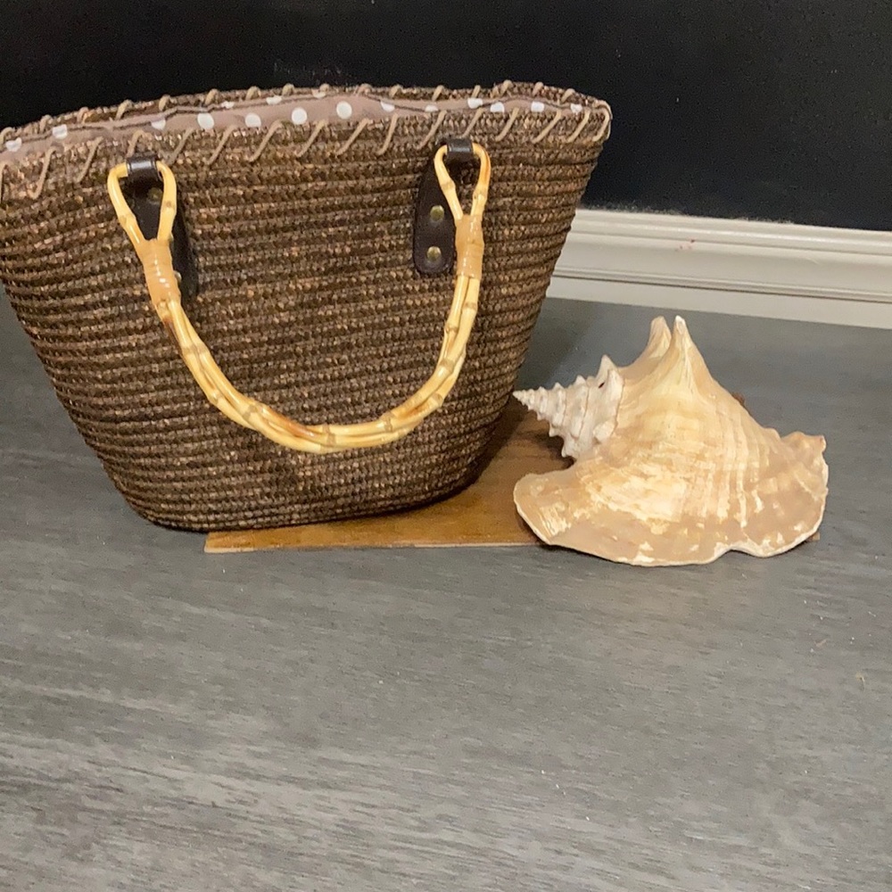 Summer wicker bag with snap